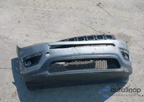 2018 Jeep Compass Latitude 4X4 из США, поврежденный, VIN 3C4NJDBB4JT179771